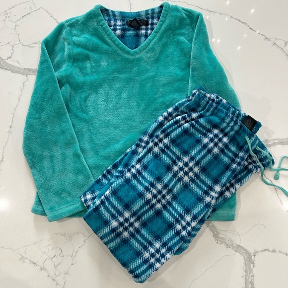 Pajama Set - Picture 1 of 6